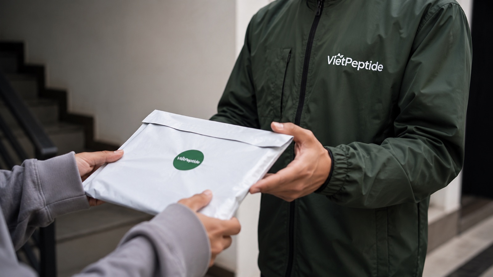 VietPeptide delivery handoff visual